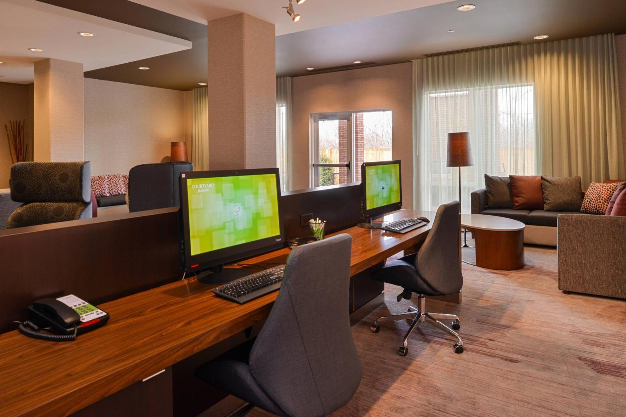 คอร์ตยาร์ด โทเลโด Hotel โตเลโด ภายนอก รูปภาพ