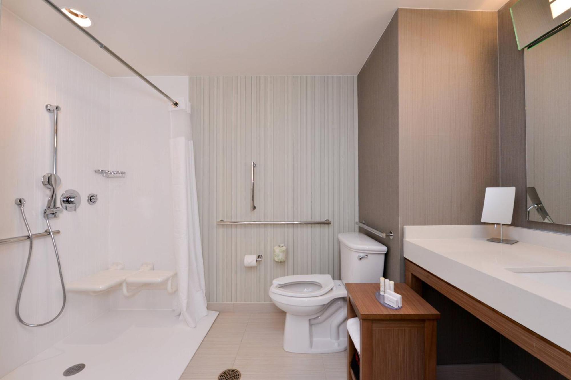 คอร์ตยาร์ด โทเลโด Hotel โตเลโด ภายนอก รูปภาพ